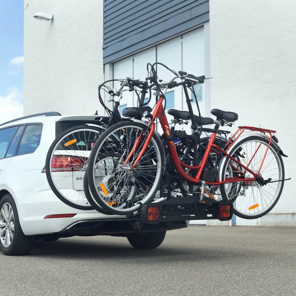 Polkupyrteline auto valoilla | 4 pyrlle
