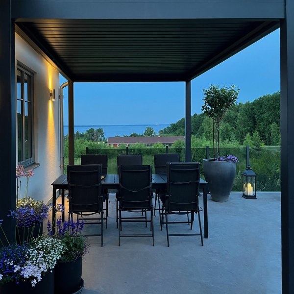 Pergola Premium | Moottorikäyttöinen säleikön katto Pergola Premium | Moottorikäyttöinen säleikön katto