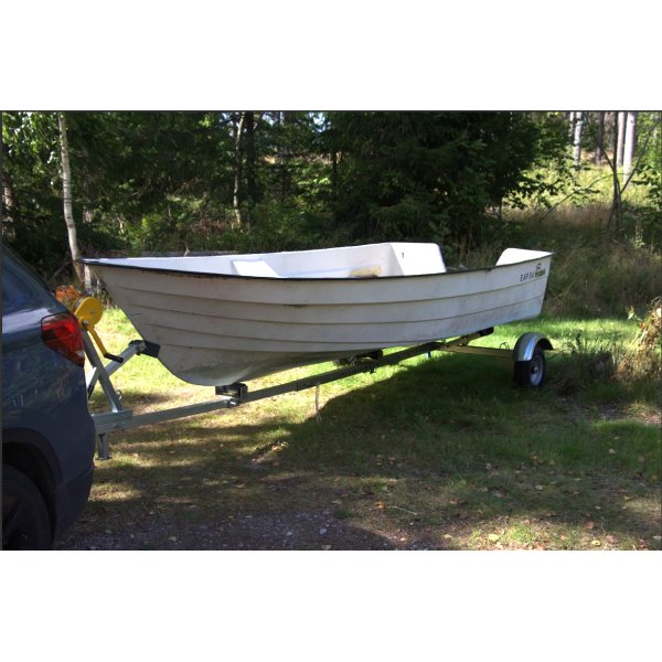 Venetraileri vinssillä | Suurin kantavuus 540 kg | 469 x 180 cm Venetraileri vinssillä | Suurin kantavuus 540 kg | 469 x 180 cm