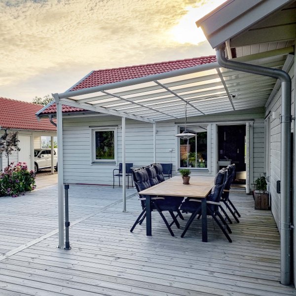 Terassi 5,6x3,0m | Erittin korkea | Kanava muovi / alumiini