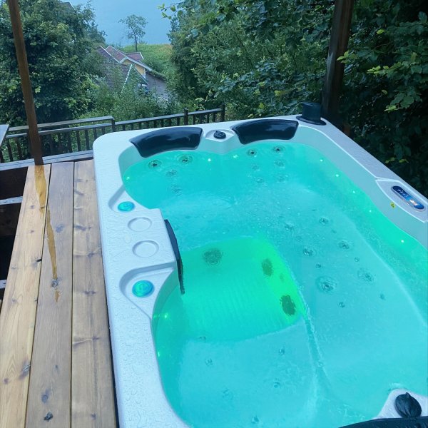 Spa Relaxio - 4 henkil�� | Lyfco