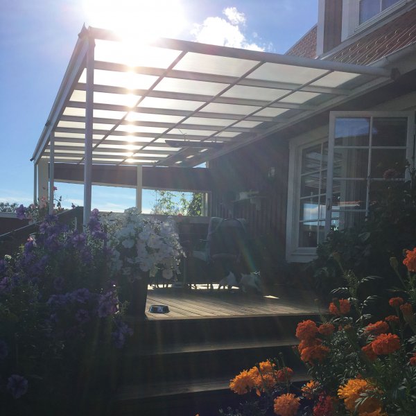 Terassi 5,6x3,0m | Erittin korkea | Kanava muovi / alumiini