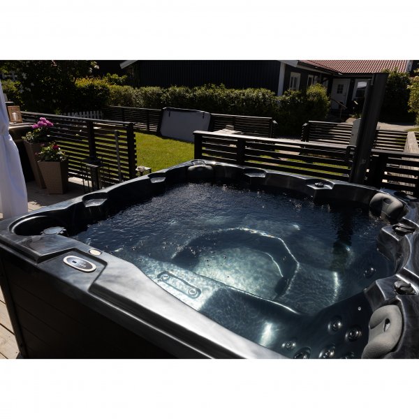 Kylpytynnyri Poseidon Blackline - 5-6 henkilöä | Lyfco Kylpytynnyri Poseidon Blackline - 5-6 henkilöä | Lyfco