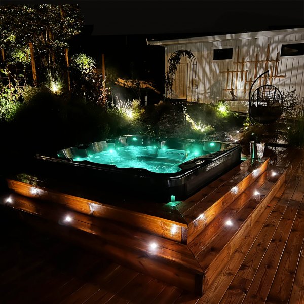 Kylpytynnyri Poseidon Blackline - 5-6 henkilöä | Lyfco Kylpytynnyri Poseidon Blackline - 5-6 henkilöä | Lyfco