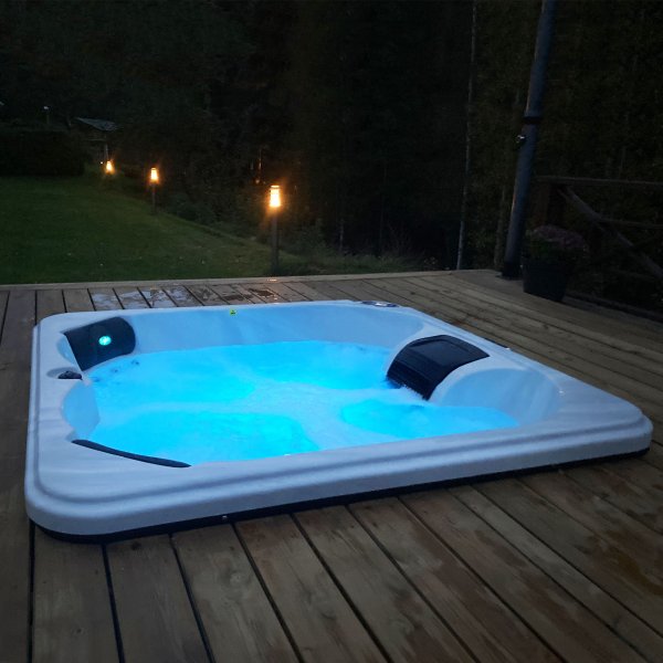 Hot tub Foibe - 4 henkil�� | Balboa VL260 | Lyfco