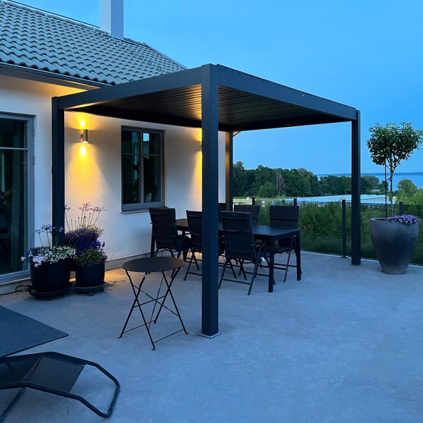 Pergola Premium | Moottorikäyttöinen säleikön katto Pergola Premium | Moottorikäyttöinen säleikön katto