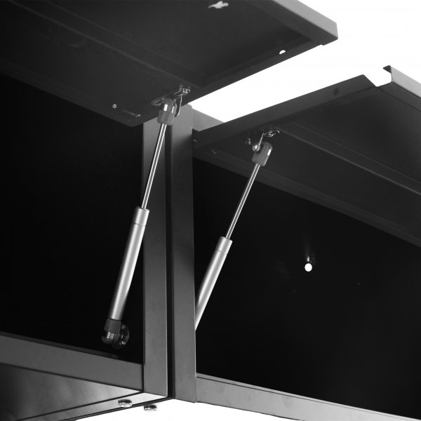 Täydellinen autotallin sisustus pyörillä Täydellinen autotallin sisustus pyörillä