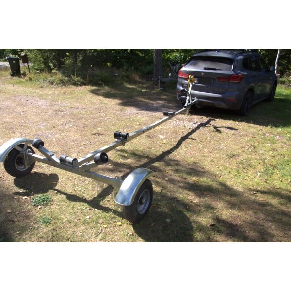 Venetraileri vinssillä | Suurin kantavuus 540 kg | 469 x 180 cm Venetraileri vinssillä | Suurin kantavuus 540 kg | 469 x 180 cm