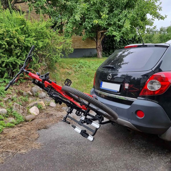 Polkupyrteline auto valoilla | 3 pyrlle