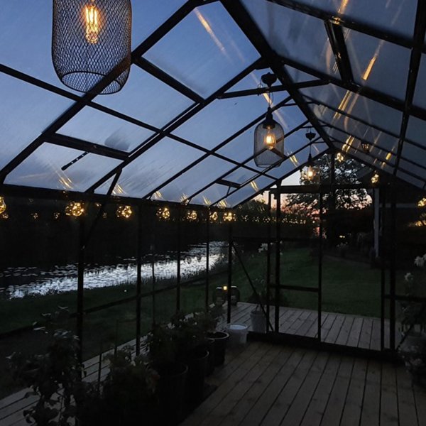 Kasvihuone 12,7m² | 5 vuoden myrskytakuu | 4mm turvalasi Kasvihuone 12,7m² | 5 vuoden myrskytakuu | 4mm turvalasi