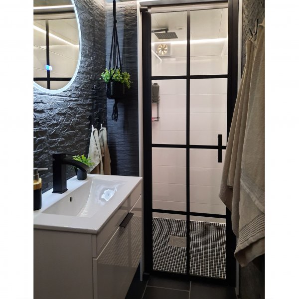 Suihkuovi teollisessa suunnittelussa | Nanoksitelty | 6mm turvalasi