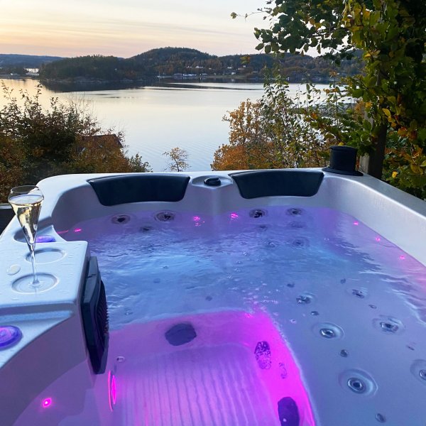 Spa Relaxio - 4 henkil�� | Lyfco