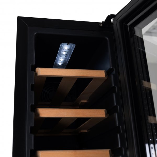 Viininj��hdytin 18 pulloa | Eritt�in hiljainen | LED-valaistus | 25cm kapea