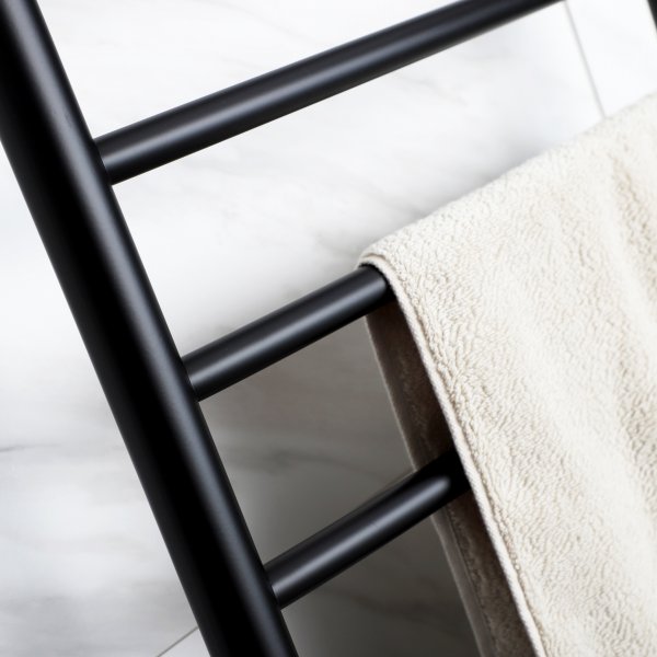 Sähköinen pyyhekuivain 52x78x12,5cm | Musta Sähköinen pyyhekuivain 52x78x12,5cm | Musta