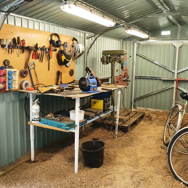 Peltiautotalli 18m² | Pariovi | Täydellinen sarja Peltiautotalli 18m² | Pariovi | Täydellinen sarja