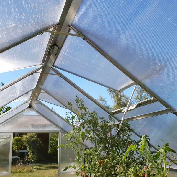 Kasvihuone 8,9m² | Korkea viljelykorkeus | 6 mm kanavamuovia Kasvihuone 8,9m² | Korkea viljelykorkeus | 6 mm kanavamuovia
