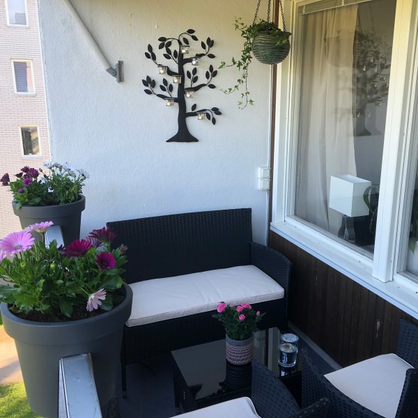 Pieni oleskelutila parvekkeelle | Lyfco Fjällbacka Pieni oleskelutila parvekkeelle | Lyfco Fjällbacka