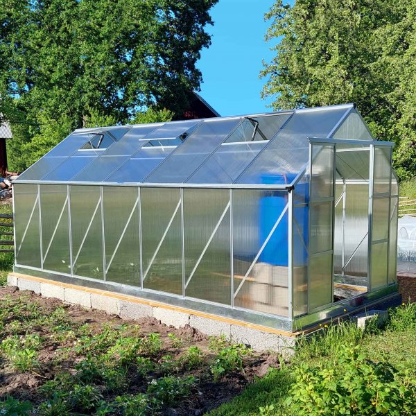 Kasvihuone 12,4m² | Korkea viljelykorkeus | 6mm kanava muovia Kasvihuone 12,4m² | Korkea viljelykorkeus | 6mm kanava muovia