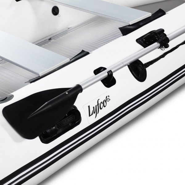 Kumivene 330cm | 4 hengelle | Alumiininen siivilä | Lyfco Kumivene 330cm | 4 hengelle | Alumiininen siivilä | Lyfco