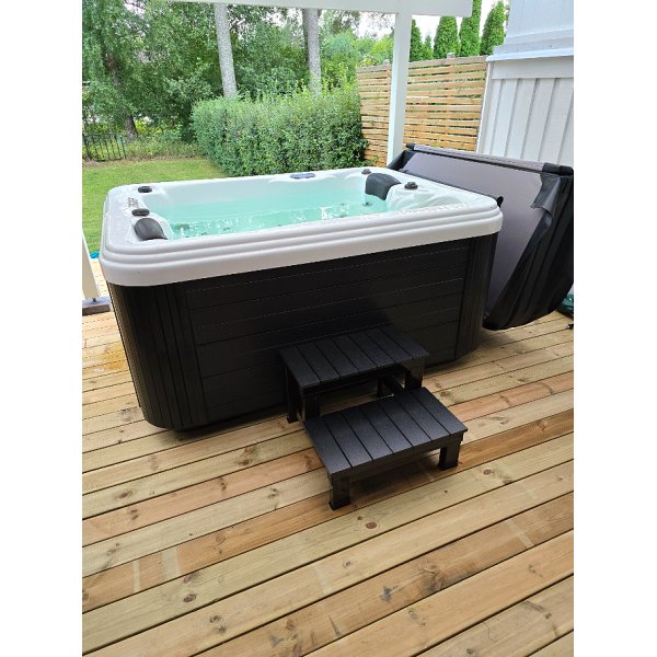 Perseus Hot Tub | 2 hengelle | 27 suihkukonetta | LED-valaistus | Lyfco Perseus Hot Tub | 2 hengelle | 27 suihkukonetta | LED-valaistus | Lyfco