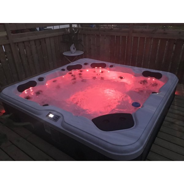 Spabad Ceres Premium - 5-6 Henkil�� | Balboa Ohjausj�rjestelm� | LX Pumppu