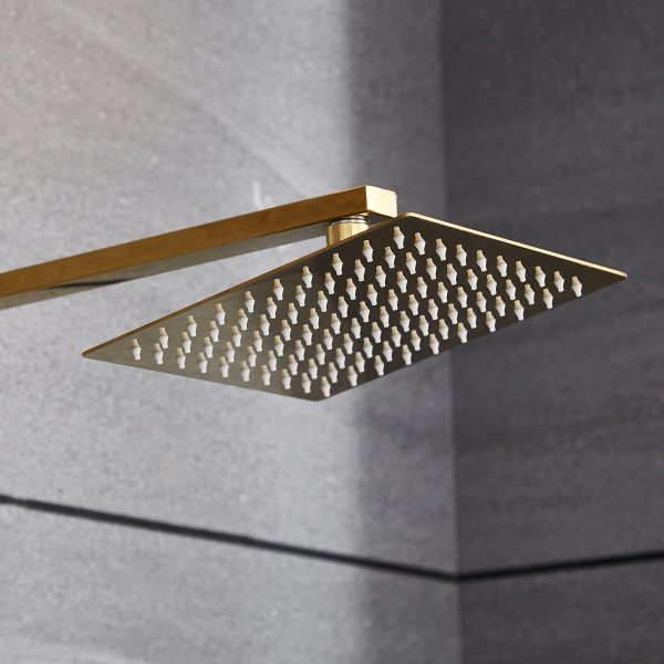 Tydellinen ylsuihkusarja ksisuihkulla | Messinki