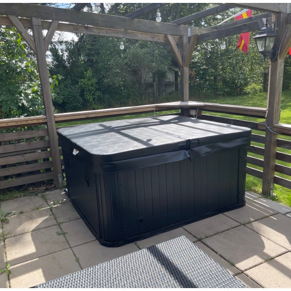 Hot Tub Yoruba | 4 hengen | Lyfco