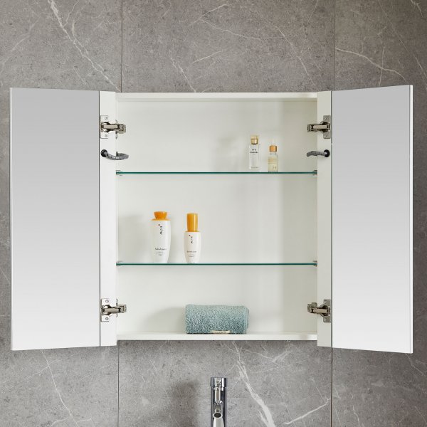 Kylpyhuoneen peilikaappi LED-valolla