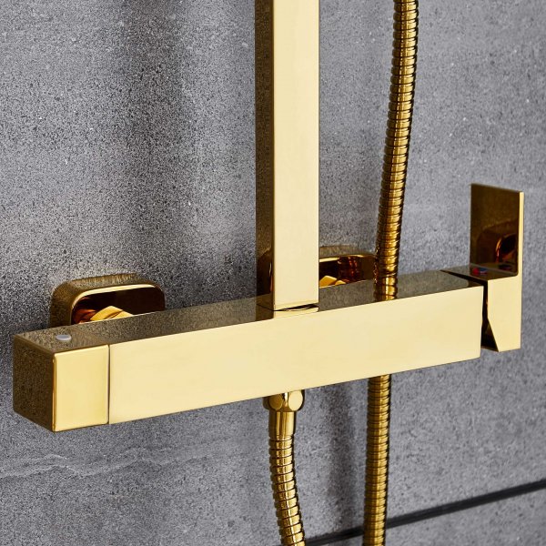 Tydellinen ylsuihkusarja ksisuihkulla | Messinki