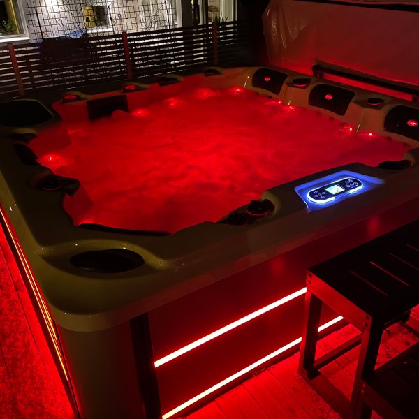 Kylpytynnyri Vivid Dreams WiFi - 5-6 henkilöä | Lyfco Kylpytynnyri Vivid Dreams WiFi - 5-6 henkilöä | Lyfco