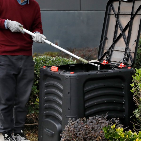 Kuuma komposti 437 litraa ruoka- ja puutarhajätteille Kuuma komposti 437 litraa ruoka- ja puutarhajätteille