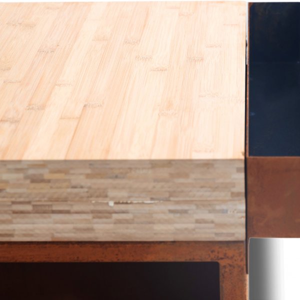 Puulämmitteinen grilli corten-teräksestä leikkuulaudalla | Vemdalen Puulämmitteinen grilli corten-teräksestä leikkuulaudalla | Vemdalen