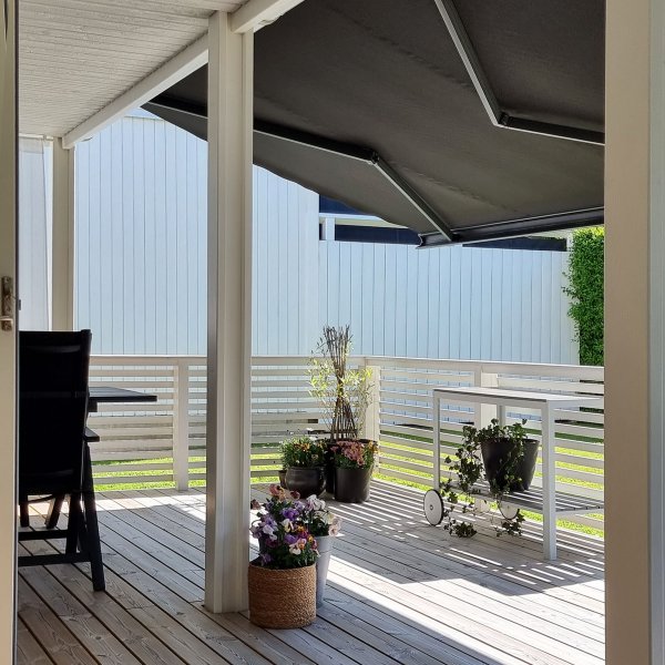 Terassimarkiisi helkasetti 4x3m | Moottori & kaukosäädin | Metalcraft Terassimarkiisi helkasetti 4x3m | Moottori & kaukosäädin | Metalcraft