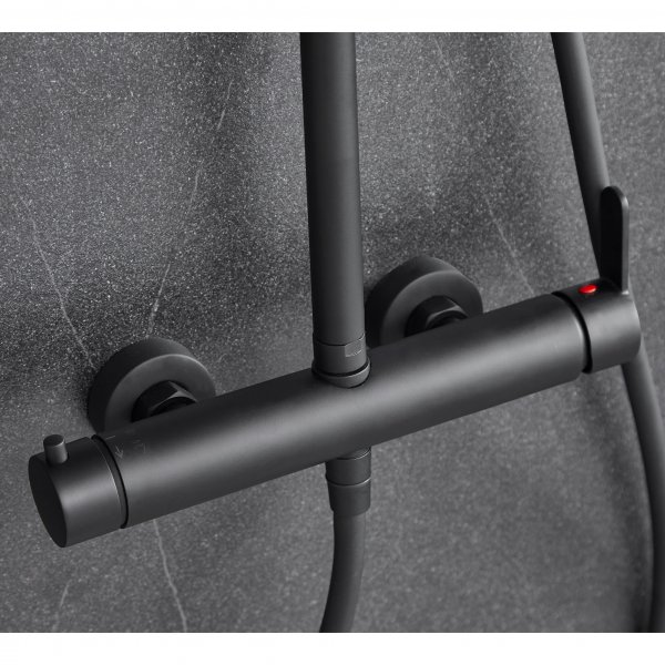 Täydellinen yläsuihkusarja käsisuihkulla pyöristetyllä muotoilulla | Musta Täydellinen yläsuihkusarja käsisuihkulla pyöristetyllä muotoilulla | Musta