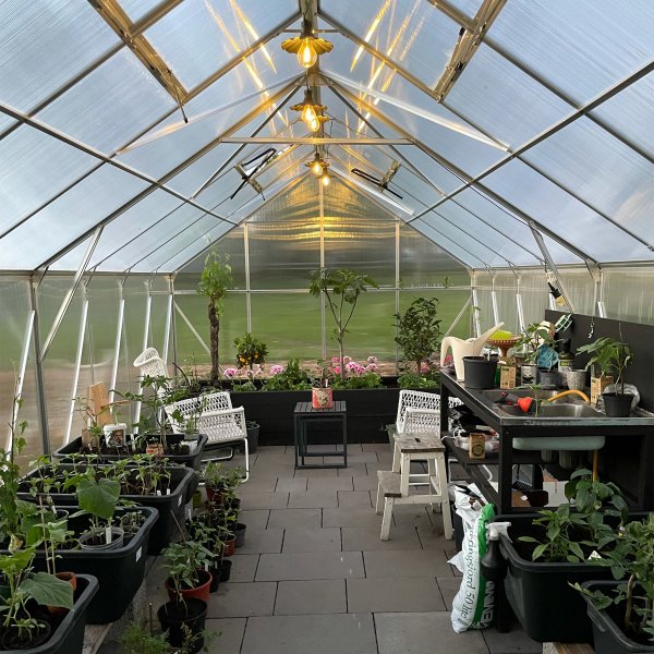 Kasvihuone 18m Premium | Erittin korkea viljelykorkeus | 6mm kanava muovia