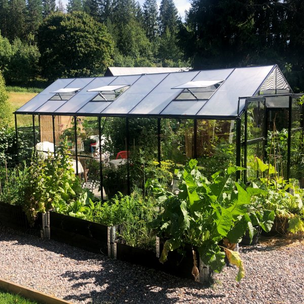 Kasvihuone 12,7m² | 5 vuoden myrskytakuu | 4mm turvalasi Kasvihuone 12,7m² | 5 vuoden myrskytakuu | 4mm turvalasi