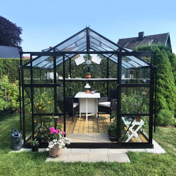 Kasvihuone 6,4 m² | 4 mm turvalasi | 5 vuoden myrskytakuu Kasvihuone 6,4 m² | 4 mm turvalasi | 5 vuoden myrskytakuu