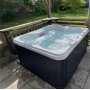 Hot Tub Yoruba | 4 hengen | Lyfco