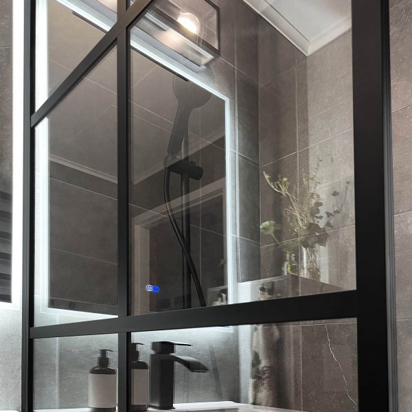 Suihkusein mustalla palkilla | 6mm turvalasi