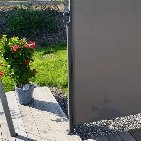 Korkea sivumarkiisi 1,8x3m | Aurinko-, tuuli- ja n�k�suojaksi | Metalcraft