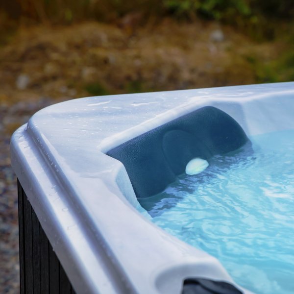Hot tub Foibe - 4 henkil�� | Balboa VL260 | Lyfco