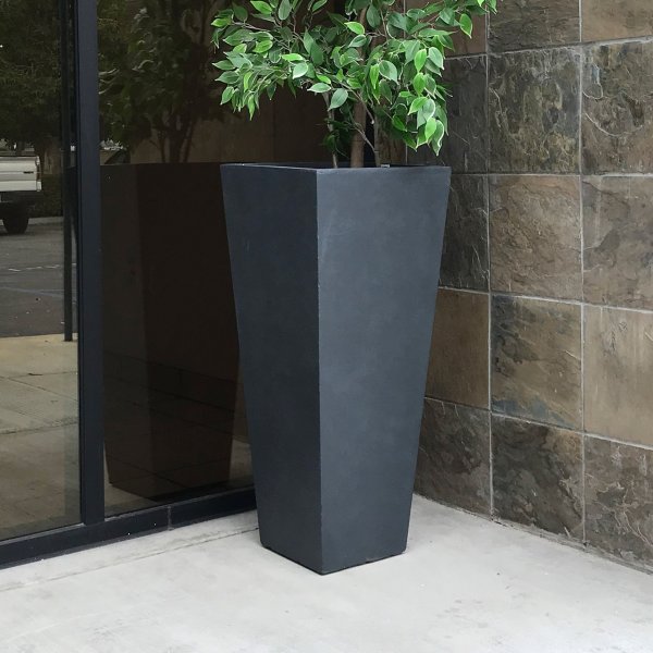 Korkea kuituvahvistettu ruukku ulkokäyttöön - Graniitti/musta Korkea kuituvahvistettu ruukku ulkokäyttöön - Graniitti/musta