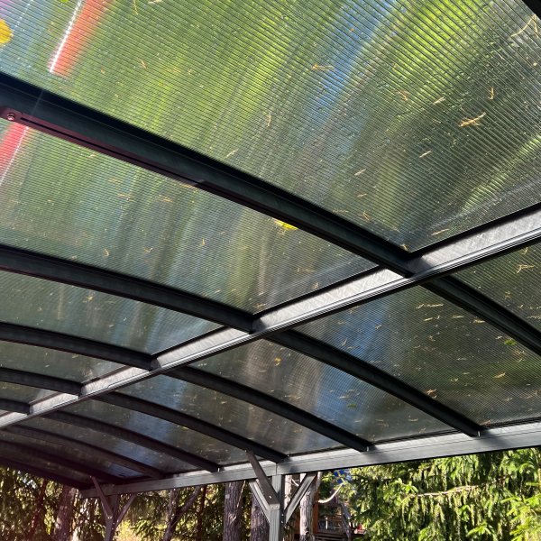 Autokatos 17,25m² | Erittäin korkea | Alumiinirunko ja kanavamuovikatto Autokatos 17,25m² | Erittäin korkea | Alumiinirunko ja kanavamuovikatto