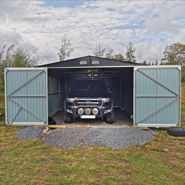 Peltiautotalli 23m | Pariovi | Tydellinen sarja | Premium