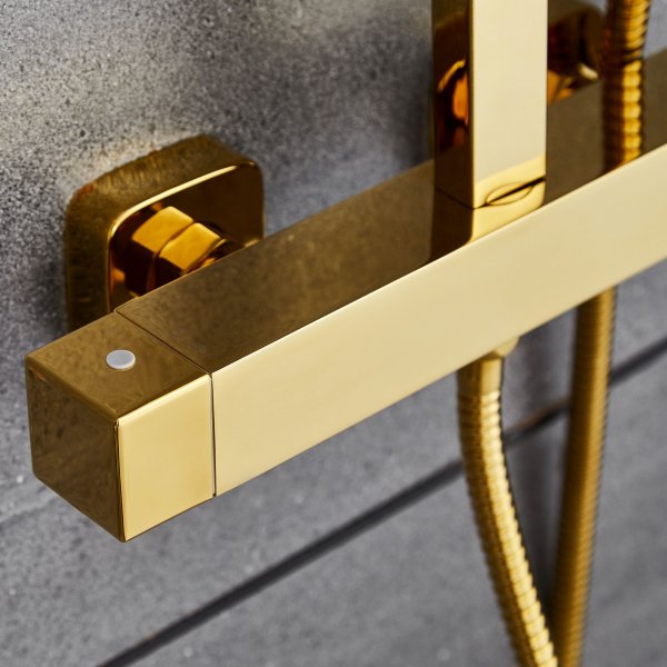 Tydellinen ylsuihkusarja ksisuihkulla | Messinki