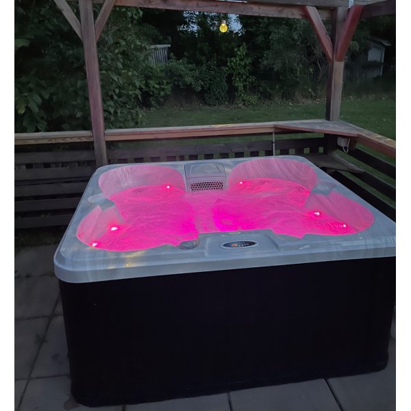 Hot Tub Yoruba | 4 hengen | Lyfco