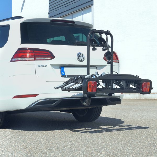 Polkupyrteline auto valoilla | 3 pyrlle