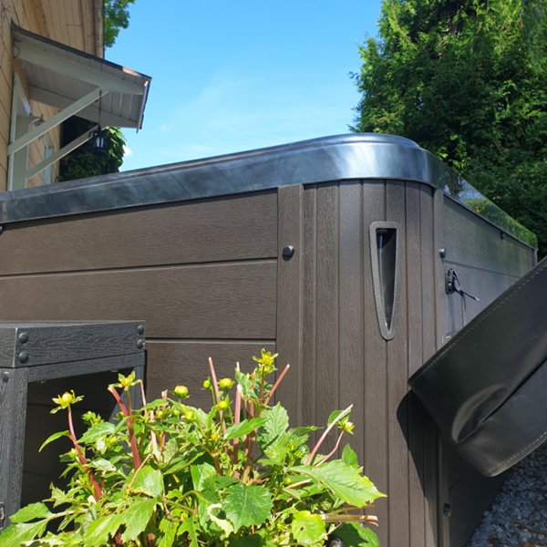 Kylpytynnyri Poseidon Blackline - 5-6 henkilöä | Lyfco Kylpytynnyri Poseidon Blackline - 5-6 henkilöä | Lyfco