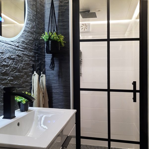 Suihkuovi teollisessa suunnittelussa | Nanoksitelty | 6mm turvalasi