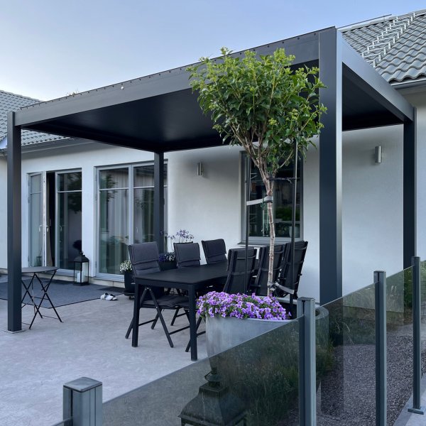 Pergola Premium | Moottorikäyttöinen säleikön katto Pergola Premium | Moottorikäyttöinen säleikön katto